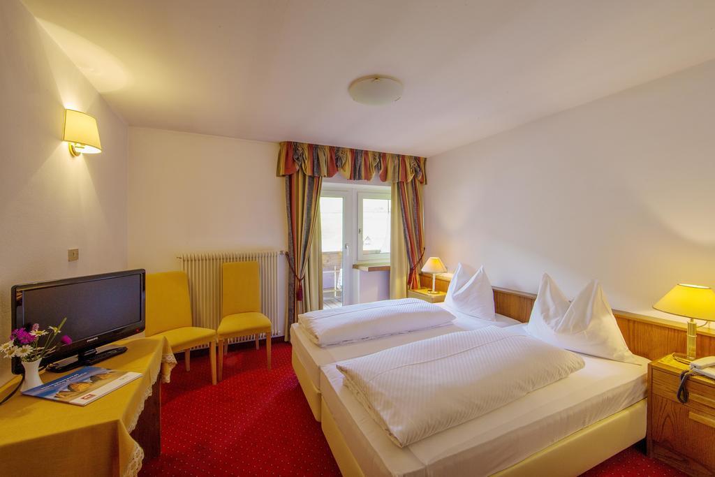Hotel Waldheim Sexten Pokoj fotografie