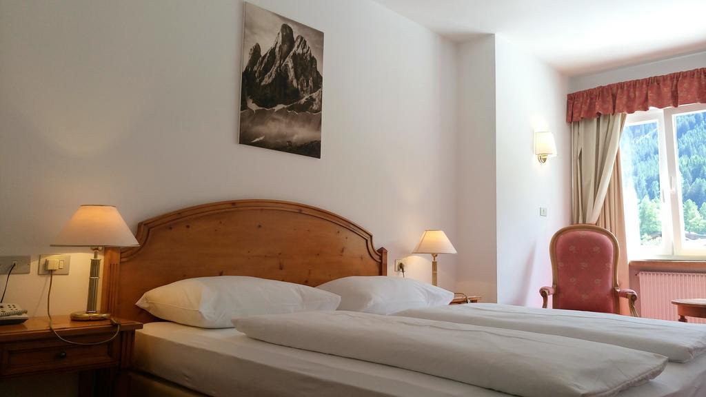 Hotel Waldheim Sexten Exteriér fotografie